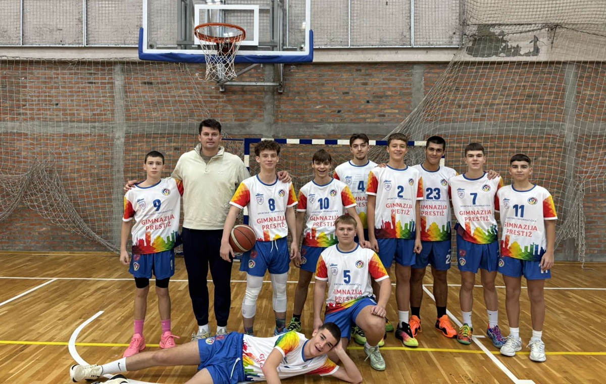 Košarkaška ekipa gimnazije „Prestiž“ na Opštinskom takmičenju